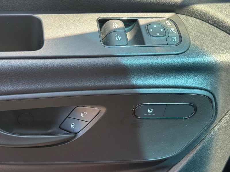 Mercedes-Benz Sprinter Van Vehicle Image 26