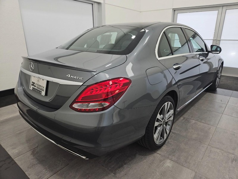 Mercedes-Benz C-Class Vehicle Image 2