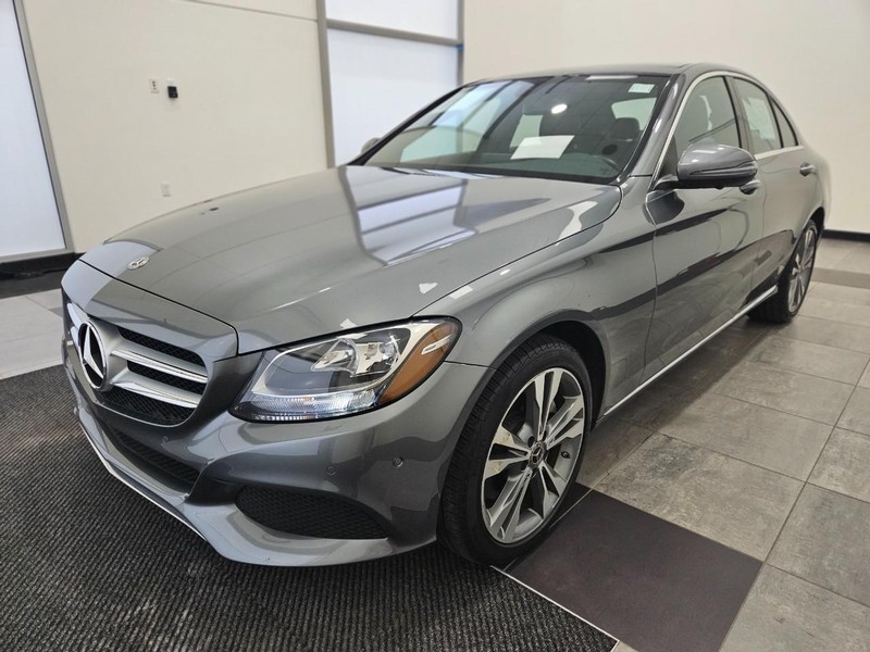 Mercedes-Benz C-Class Vehicle Image 6