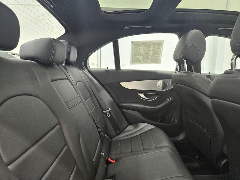 Mercedes-Benz C-Class Vehicle Image 8