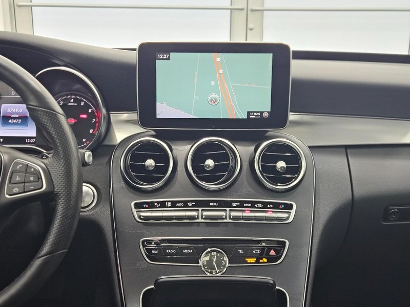 Mercedes-Benz C-Class Vehicle Image 10
