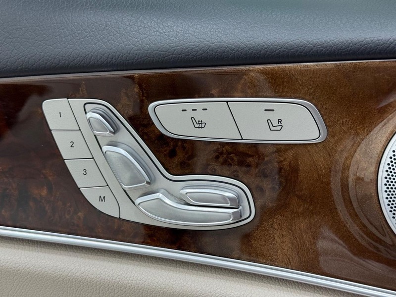 Mercedes-Benz E-Class Vehicle Image 13