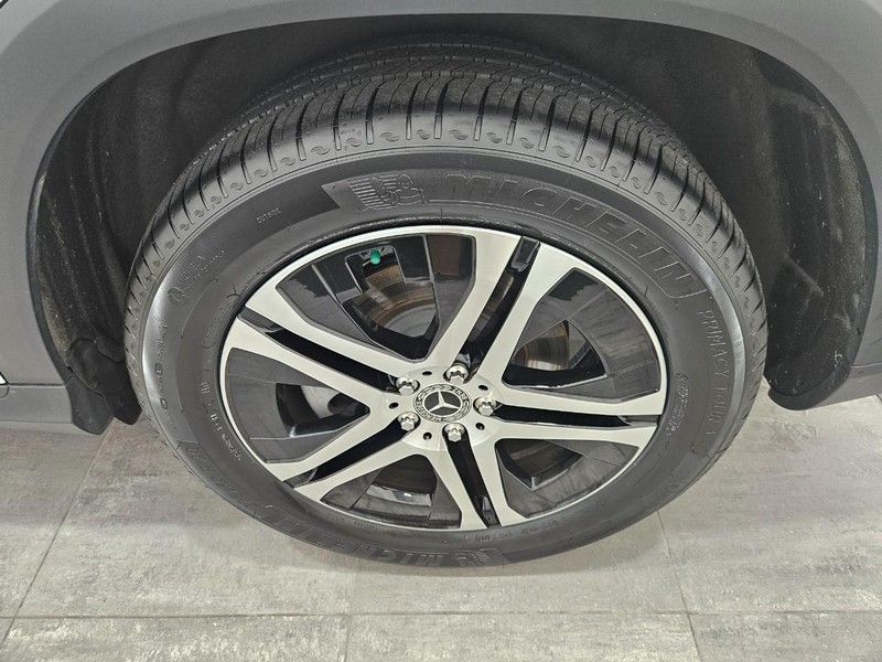 Mercedes-Benz GLS Vehicle Image 5