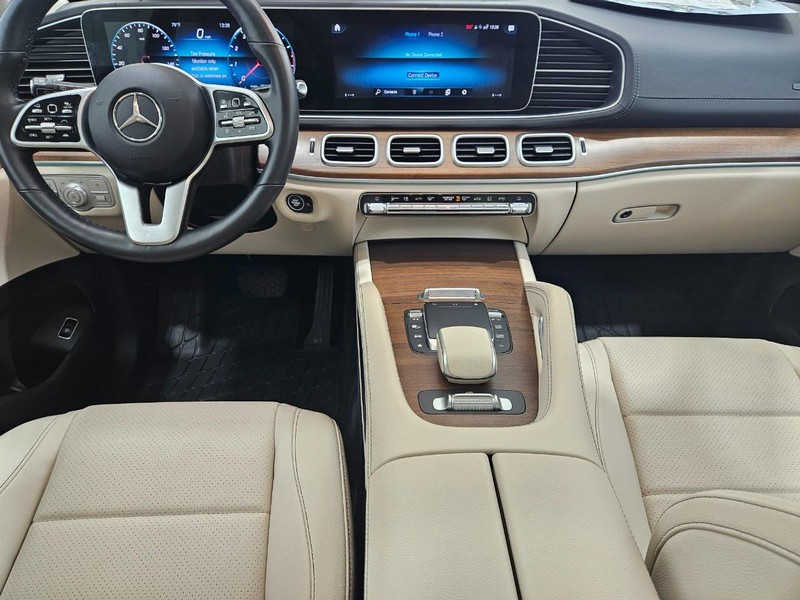 Mercedes-Benz GLS Vehicle Image 10