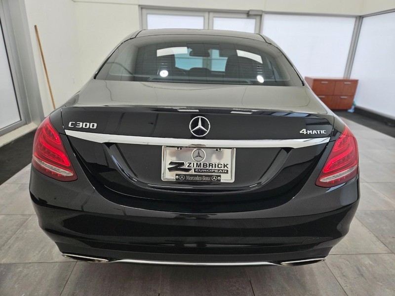 Mercedes-Benz C-Class Vehicle Image 3