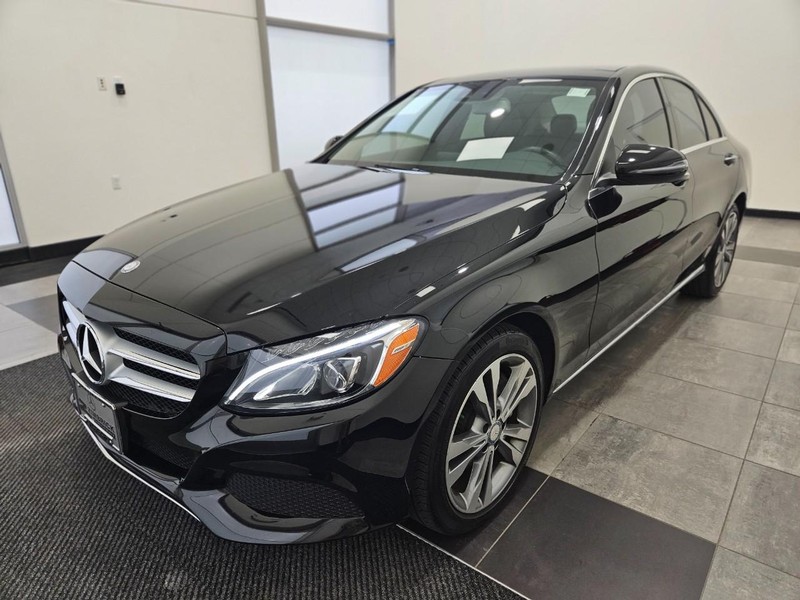 Mercedes-Benz C-Class Vehicle Image 6