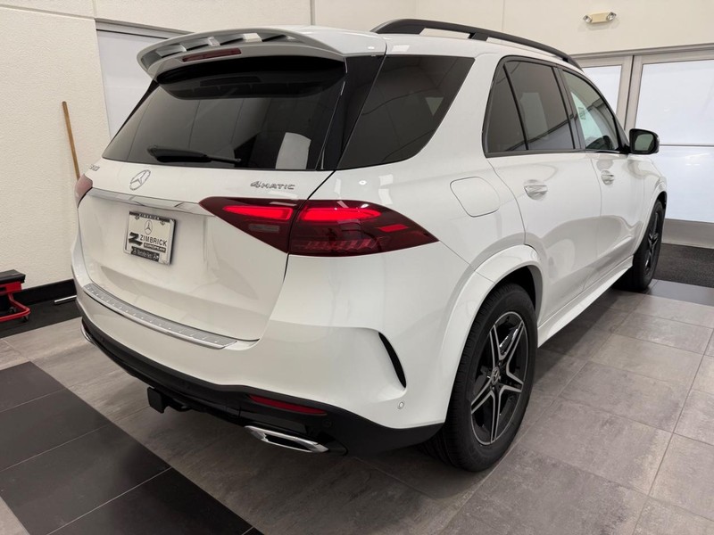 Mercedes-Benz GLE Vehicle Image 2