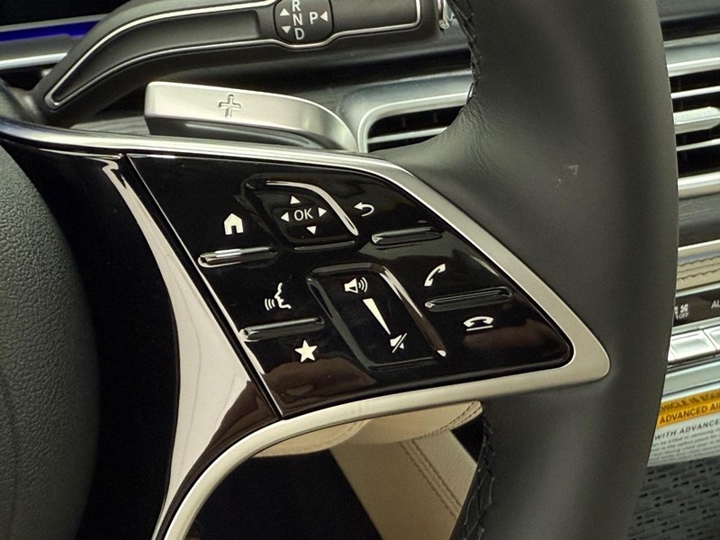 Mercedes-Benz GLE Vehicle Image 12