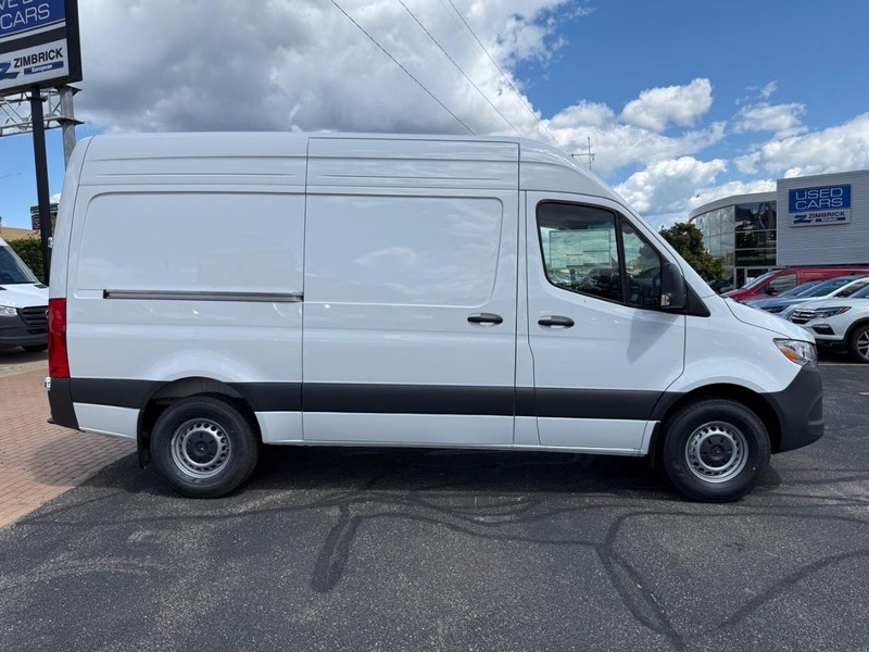 Mercedes-Benz Sprinter Cargo Van Vehicle Image 2