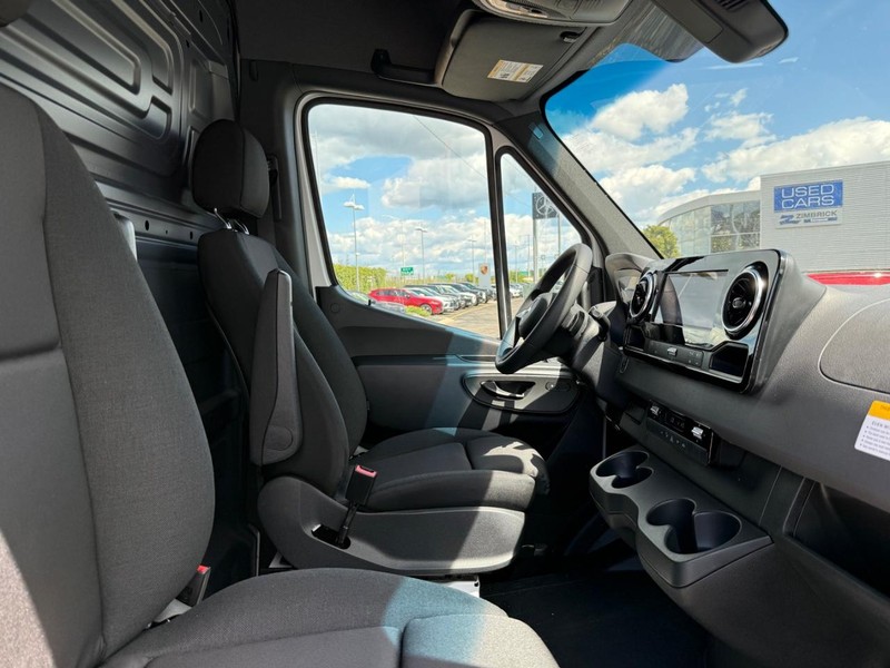 Mercedes-Benz Sprinter Cargo Van Vehicle Image 5