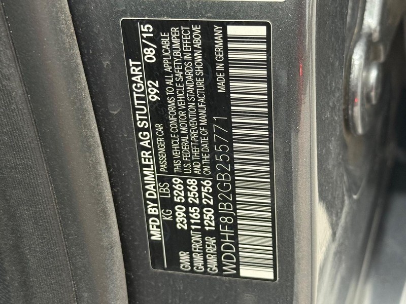 Mercedes-Benz E-Class Vehicle Image 22