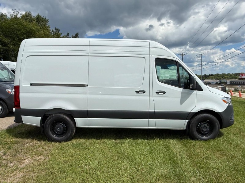 Mercedes-Benz Sprinter Cargo Van Vehicle Image 2