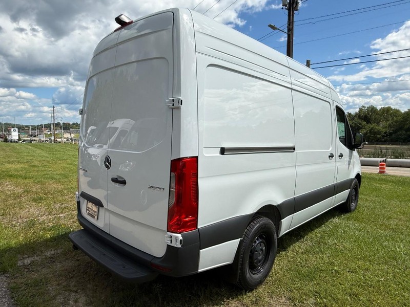 Mercedes-Benz Sprinter Cargo Van Vehicle Image 3