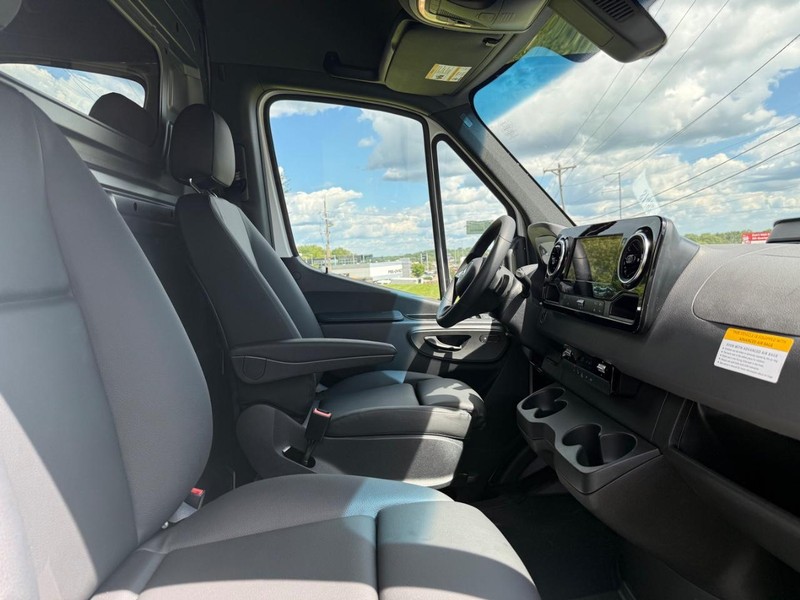Mercedes-Benz Sprinter Cargo Van Vehicle Image 6