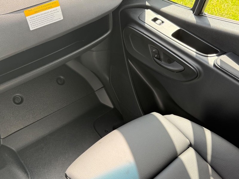 Mercedes-Benz Sprinter Cargo Van Vehicle Image 10