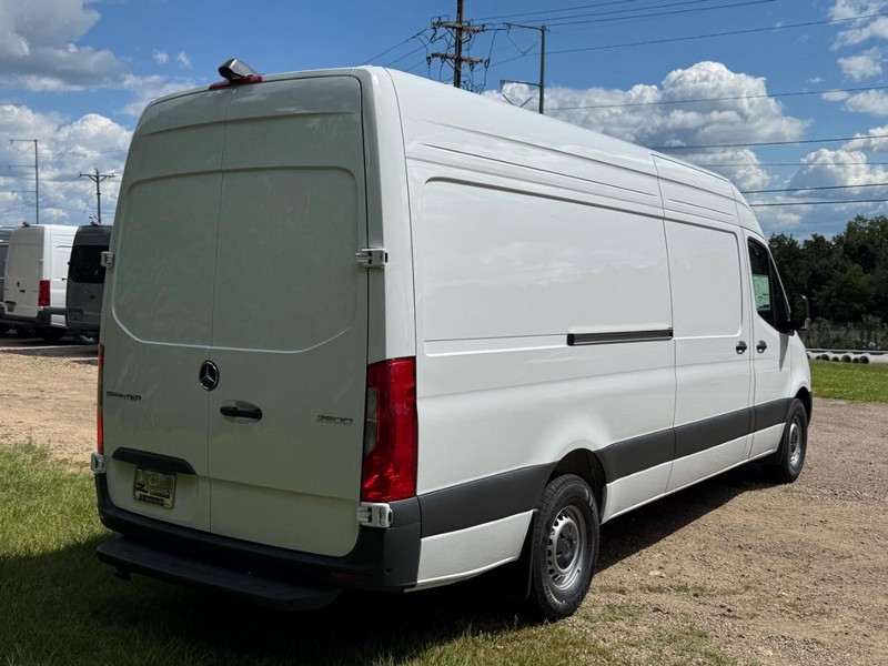 Mercedes-Benz Sprinter Cargo Van Vehicle Image 3