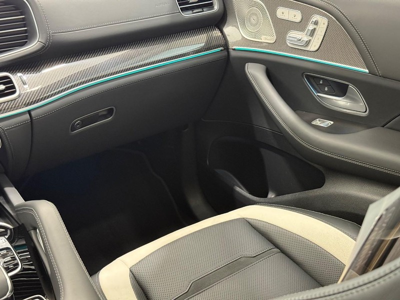 Mercedes-Benz GLE Vehicle Image 13