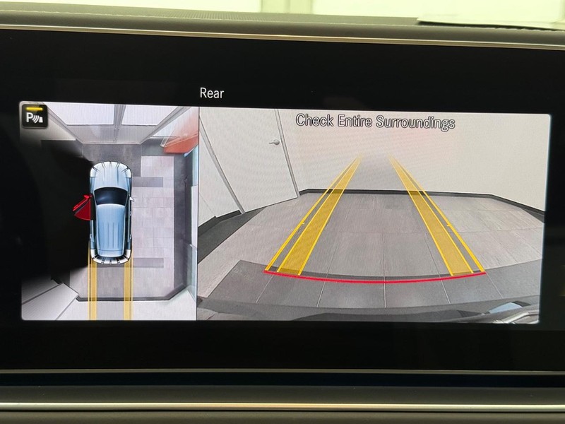 Mercedes-Benz GLE Vehicle Image 17