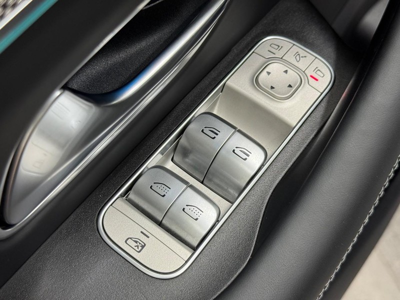 Mercedes-Benz GLE Vehicle Image 20