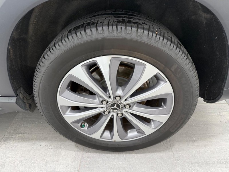 Mercedes-Benz GLE Vehicle Image 5