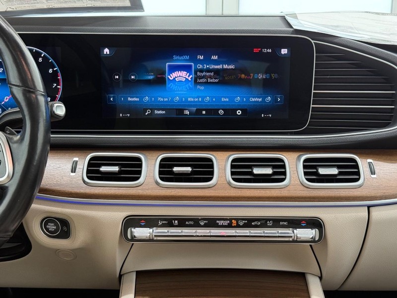 Mercedes-Benz GLE Vehicle Image 10