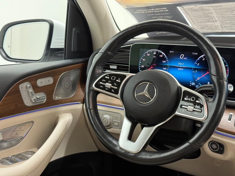 Mercedes-Benz GLE Vehicle Image 11