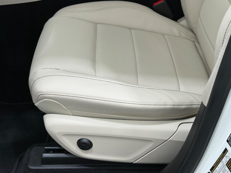 Mercedes-Benz GLE Vehicle Image 20