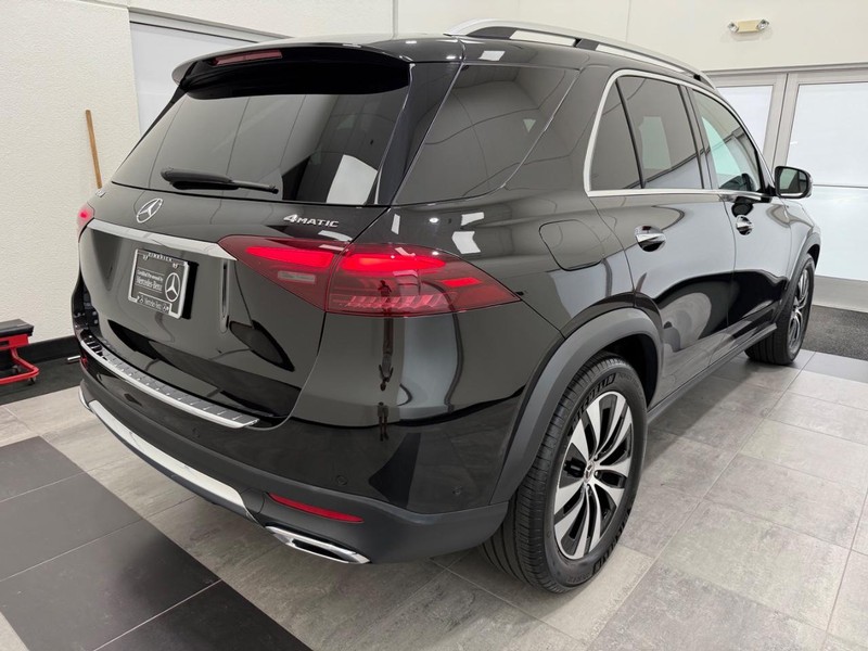 Mercedes-Benz GLE Vehicle Image 2