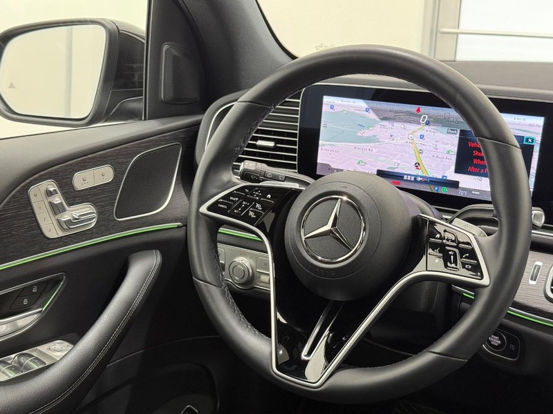 Mercedes-Benz GLE Vehicle Image 11