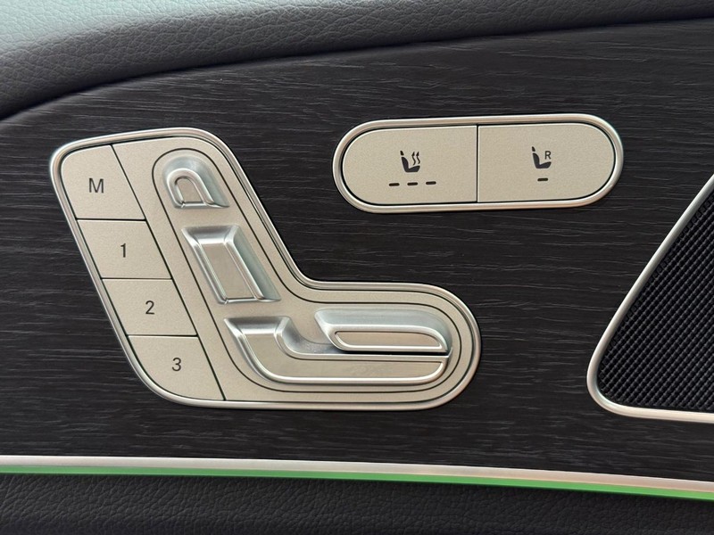 Mercedes-Benz GLE Vehicle Image 13