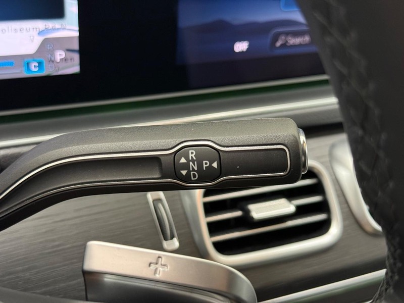 Mercedes-Benz GLE Vehicle Image 16