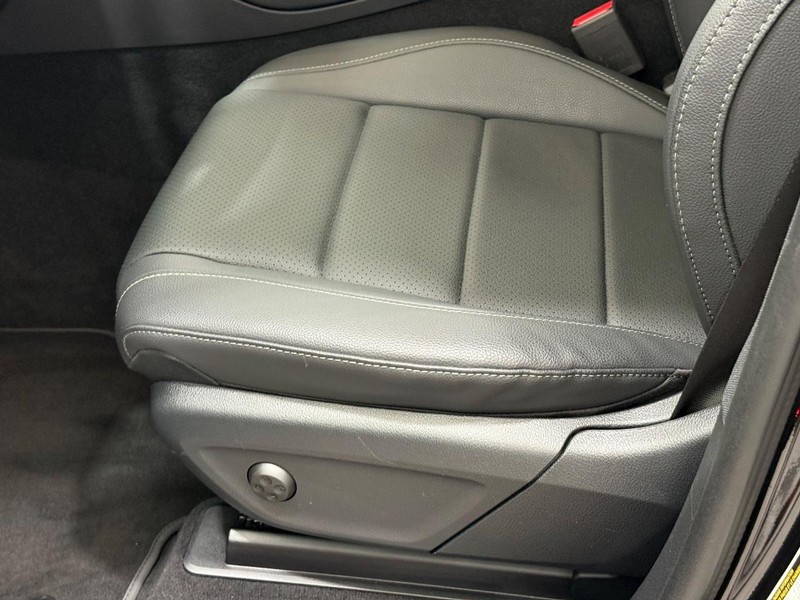 Mercedes-Benz GLE Vehicle Image 19