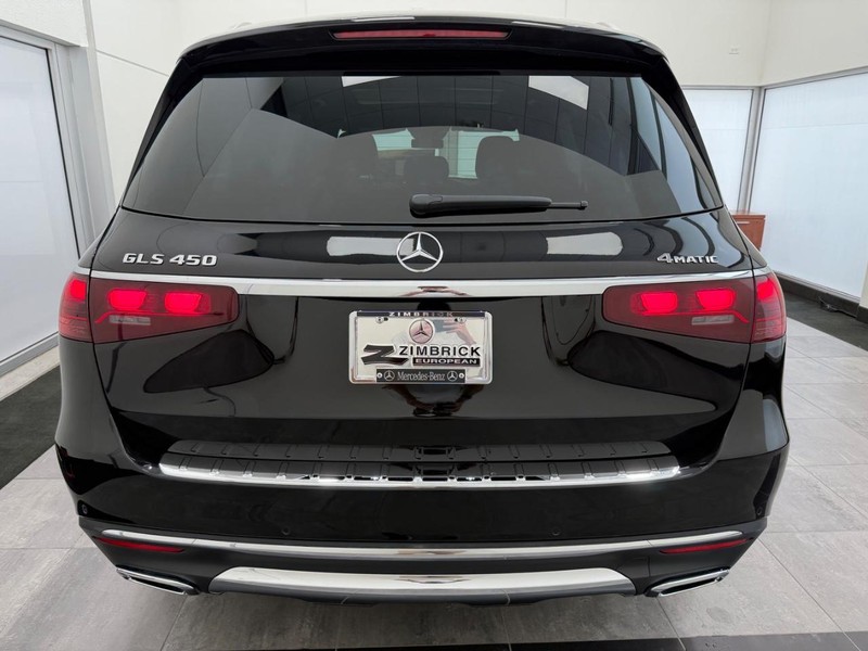 Mercedes-Benz GLS Vehicle Image 3