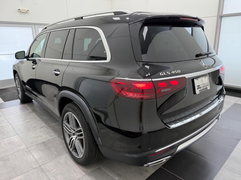 Mercedes-Benz GLS Vehicle Image 4