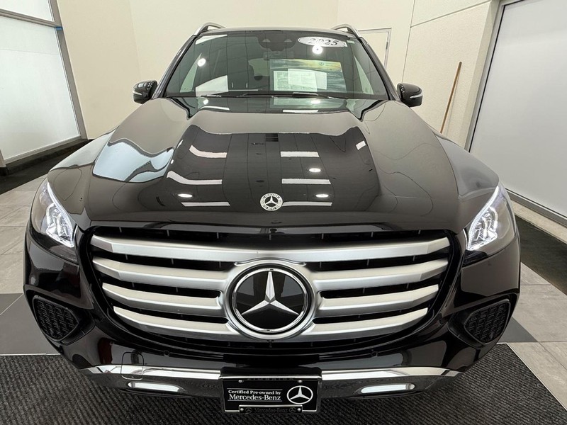 Mercedes-Benz GLS Vehicle Image 7