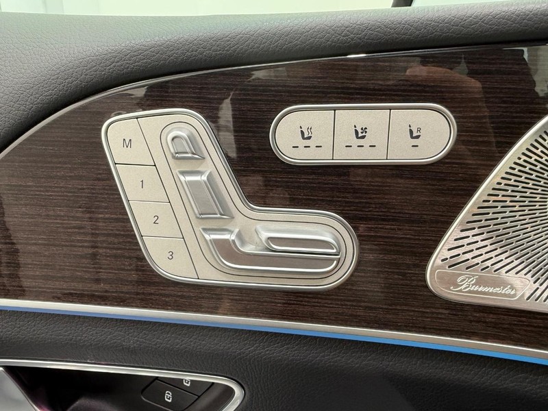Mercedes-Benz GLS Vehicle Image 13