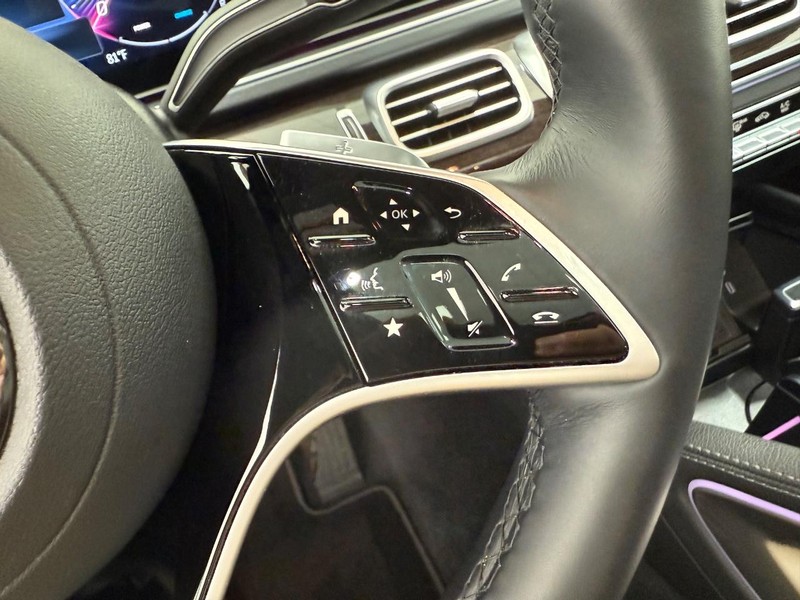 Mercedes-Benz GLS Vehicle Image 15