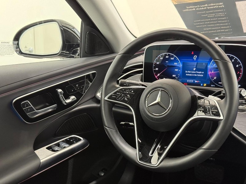 Mercedes-Benz E-Class Vehicle Image 11