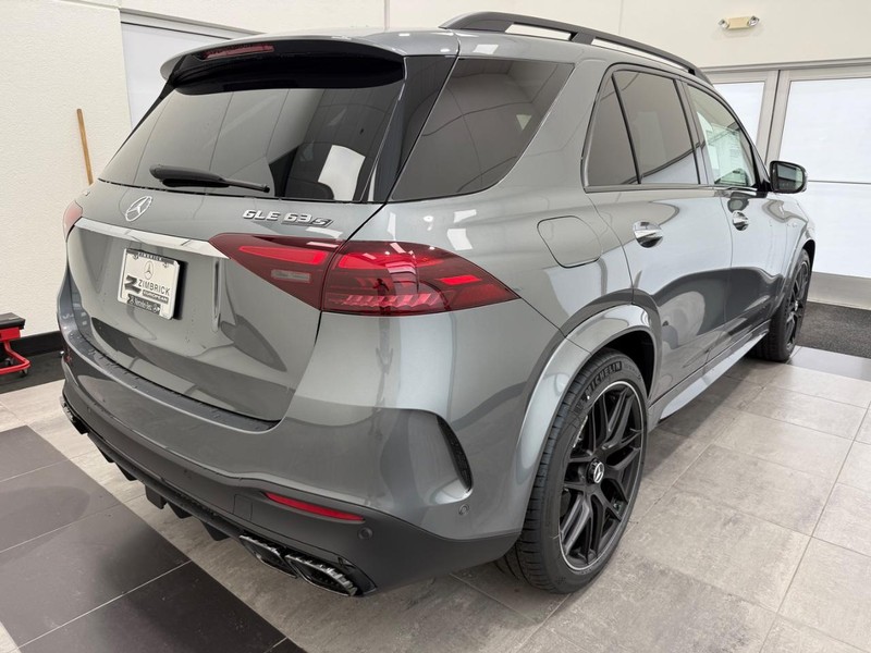 Mercedes-Benz GLE Vehicle Image 2