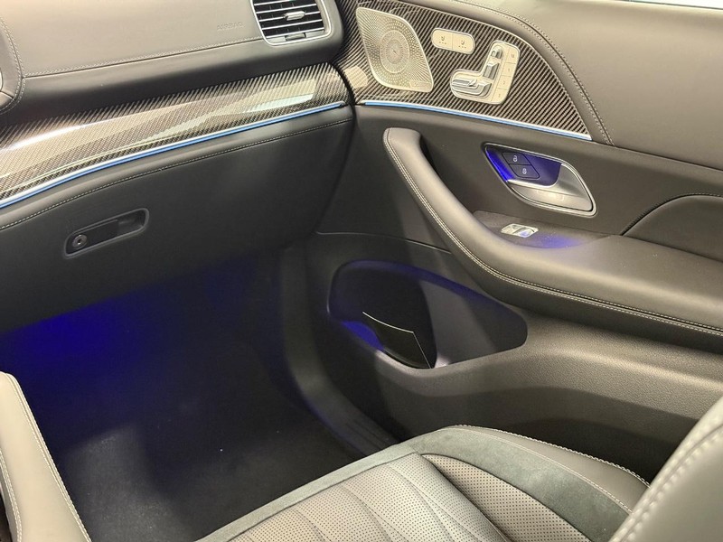 Mercedes-Benz GLE Vehicle Image 8