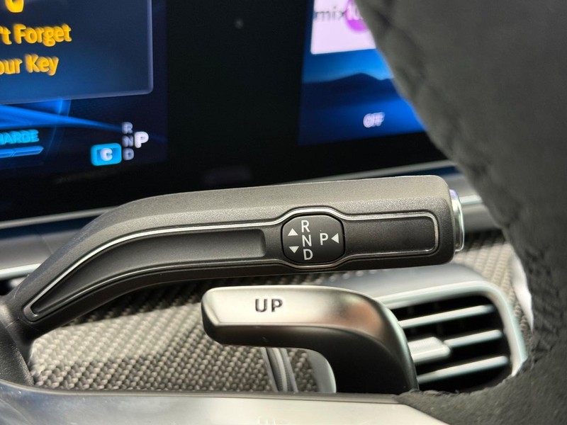 Mercedes-Benz GLE Vehicle Image 12