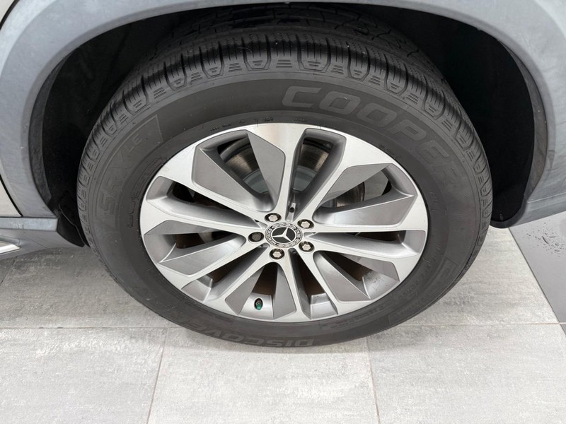 Mercedes-Benz GLE Vehicle Image 5