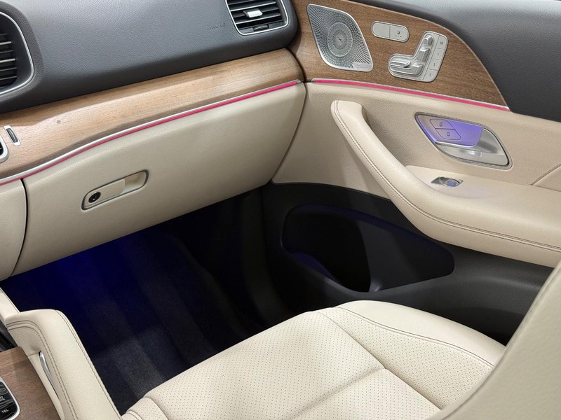 Mercedes-Benz GLE Vehicle Image 13