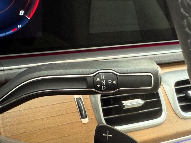 Mercedes-Benz GLE Vehicle Image 18