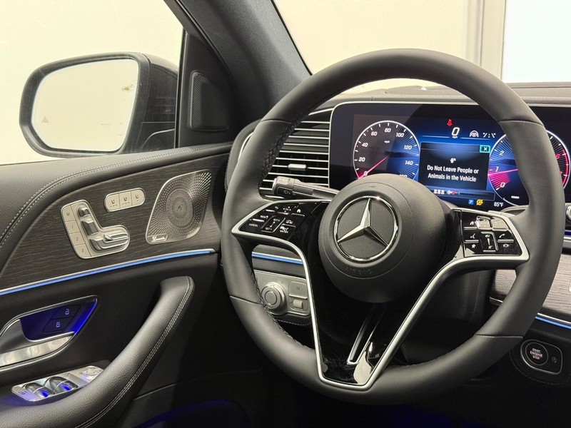 Mercedes-Benz GLE Vehicle Image 8