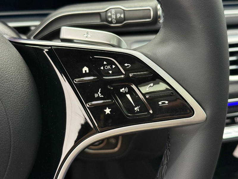 Mercedes-Benz GLE Vehicle Image 12