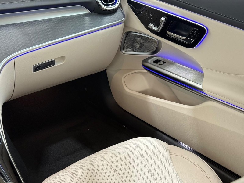 Mercedes-Benz CLE Vehicle Image 9