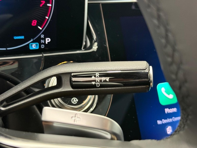 Mercedes-Benz E-Class Vehicle Image 12