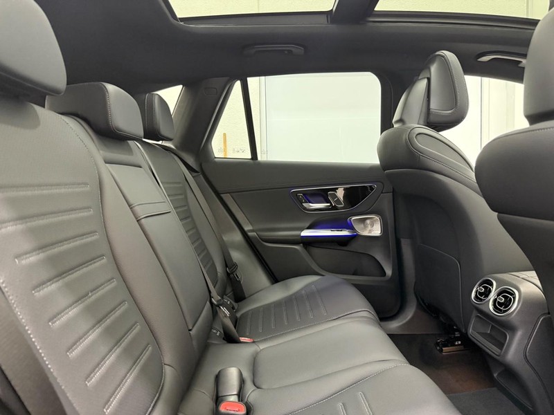 Mercedes-Benz GLC Vehicle Image 5