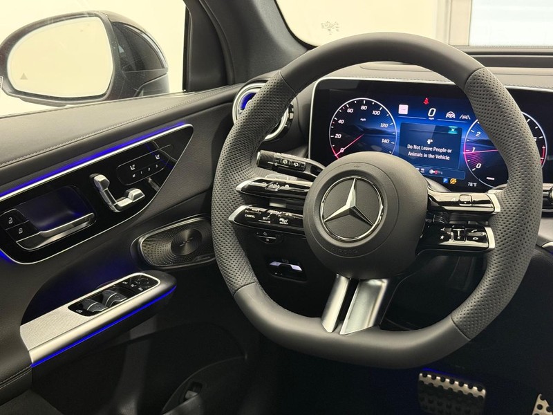 Mercedes-Benz GLC Vehicle Image 8